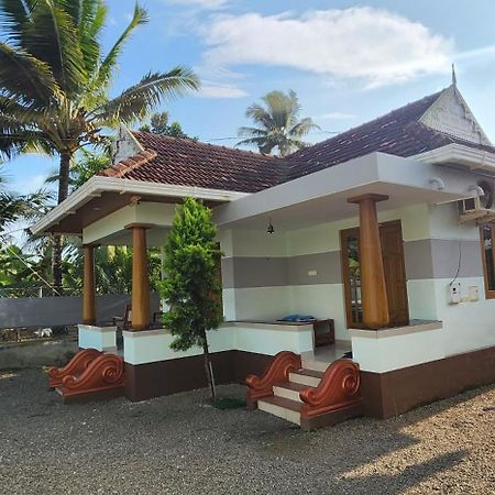 Punerjeni Homes Alappuzha Zewnętrze zdjęcie