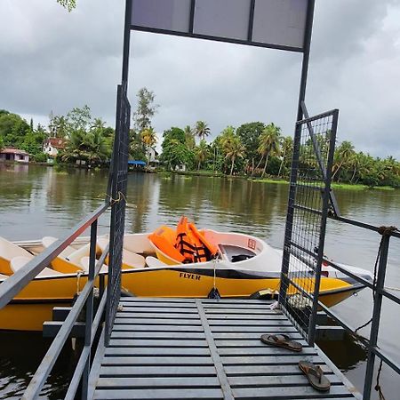 Punerjeni Homes Alappuzha Zewnętrze zdjęcie