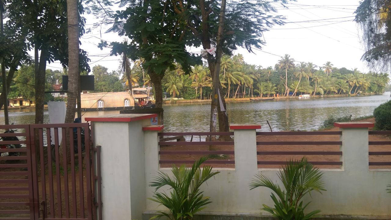 Punerjeni Homes Alappuzha Zewnętrze zdjęcie