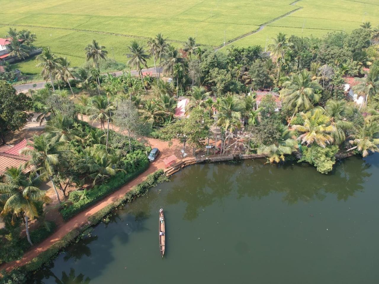Punerjeni Homes Alappuzha Zewnętrze zdjęcie