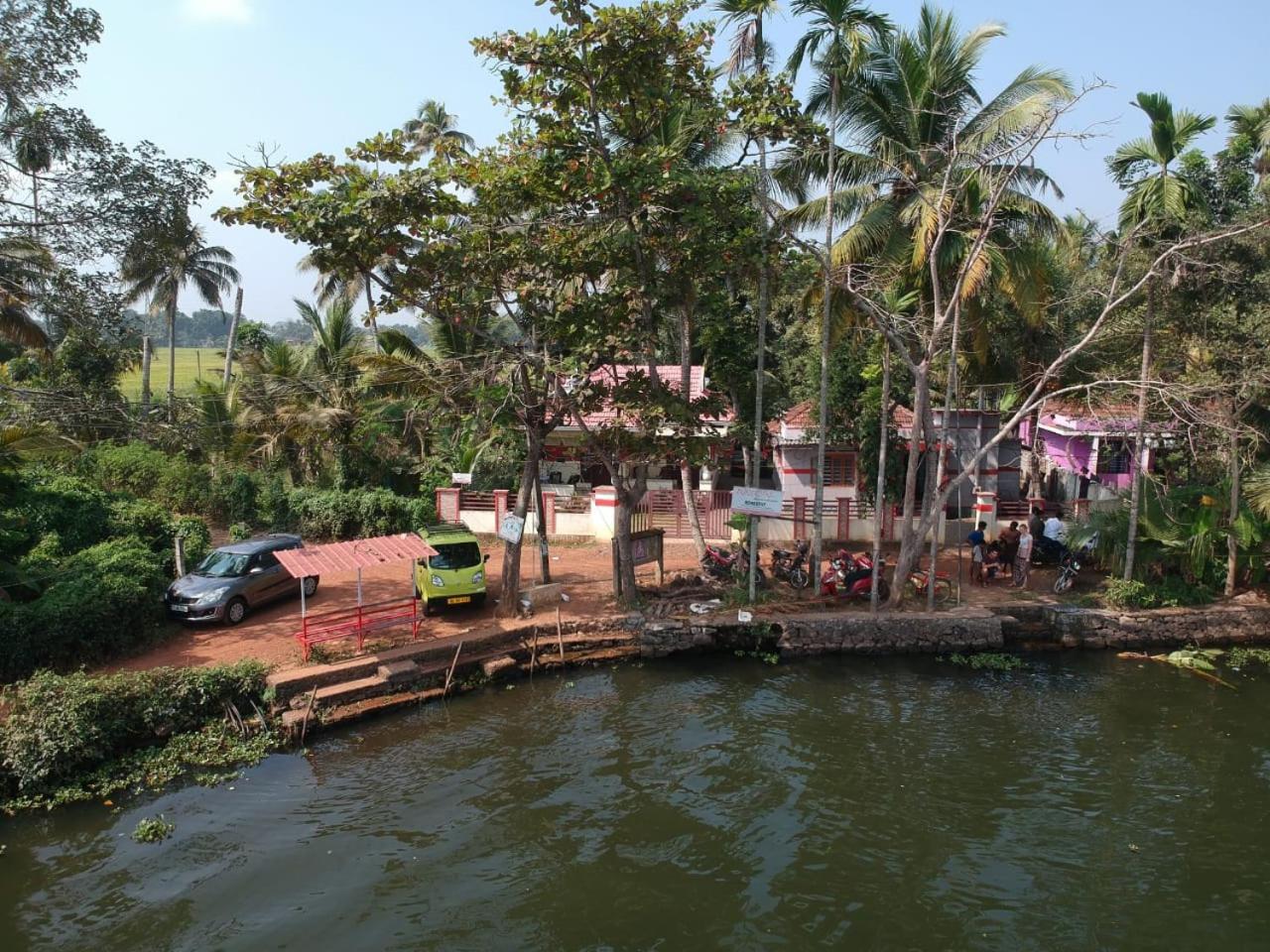 Punerjeni Homes Alappuzha Zewnętrze zdjęcie